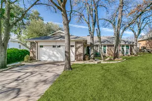 2922 Ridgewood Dr, Grapevine, TX 76051 - Photo 2