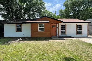 225 E Coral Way, Grand Prairie, TX 75051 - Photo 1