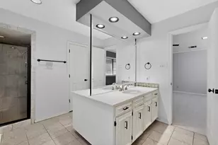 2704 Briarbrook Ct, Arlington, TX 76006 - Photo 10