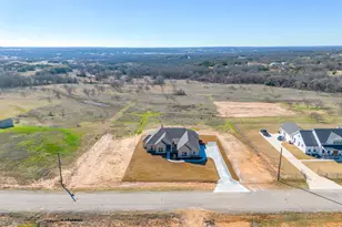 1024 Freedom Ct, Weatherford, TX 76088 - Photo 6