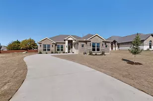609 E Southbrook Dr, Red Oak, TX 75154 - Photo 2