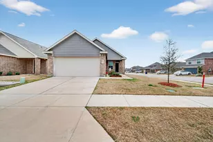 1601 Luke St, Ennis, TX 75119 - Photo 36