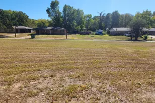 119 Shady Oaks Dr, Palestine, TX 75803 - Photo 1