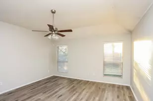 1805 Katrina Ln, Lancaster, TX 75134 - Photo 8