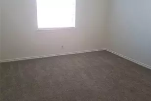 955 Roaring Springs Rd, Fort Worth, TX 76114 - Photo 18