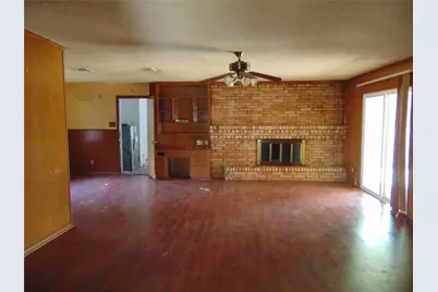 600 N Young Boulevard, DeSoto, TX 75115 - Photo 2