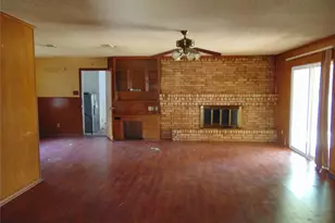 600 N Young Blvd, DeSoto, TX 75115 - Photo 2