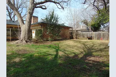 600 N Young Boulevard, DeSoto, TX 75115 - Photo 14