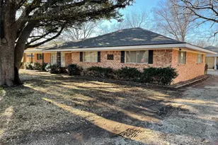 1409 Yarborough Dr, Sherman, TX 75092 - Photo 2