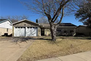 2805 W Ferndale Ln, Grand Prairie, TX 75052 - Photo 1