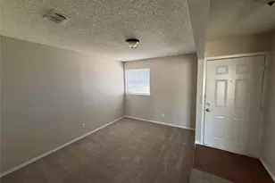 2805 W Ferndale Ln, Grand Prairie, TX 75052 - Photo 2