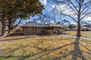 2710 Fairfax Dr, Garland, TX 75041 - Photo 6