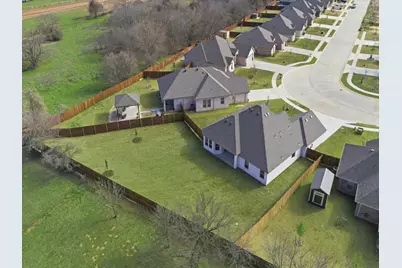 829 Haley Street, Springtown, TX 76082 - Photo 36