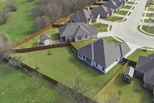 829 Haley St, Springtown, TX 76082 - Photo 36