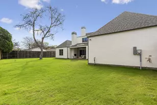 3207 Latham Dr, Dallas, TX 75229 - Photo 36