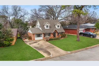 2004 Valley Lane, Arlington, TX 76013 - Photo 2