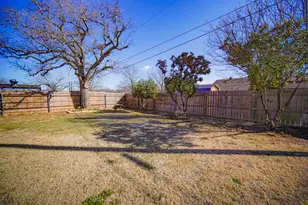 128 Oak Creek St, Jacksboro, TX 76458 - Photo 22