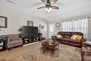 1007 Seminole Ln, Greenville, TX 75402 - Photo 8