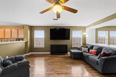 7936 Meadow Spring Lane, Fort Worth, TX 76120 - Photo 8