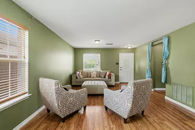 7936 Meadow Spring Lane, Fort Worth, TX 76120 - Photo 6