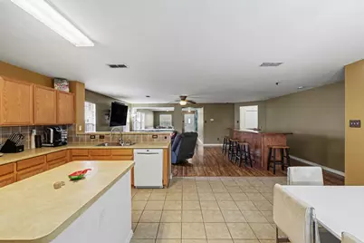 7936 Meadow Spring Lane, Fort Worth, TX 76120 - Photo 14