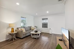 4615 Cowan Ave, Dallas, TX 75209 - Photo 4