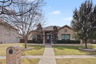 924 Blue Quail Run, Glenn Heights, TX 75154 - Photo 1