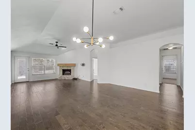 924 Blue Quail Run, Glenn Heights, TX 75154 - Photo 10