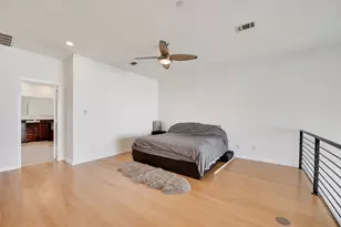 959 W Bluff St, Fort Worth, TX 76102 - Photo 12