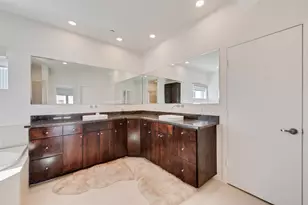 959 W Bluff St, Fort Worth, TX 76102 - Photo 14