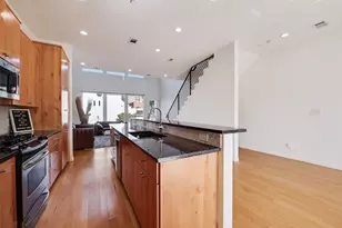 959 W Bluff St, Fort Worth, TX 76102 - Photo 8