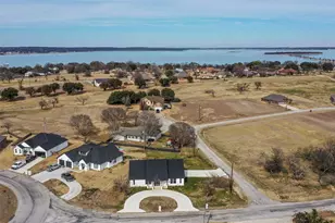 170 Half Moon Way, Bridgeport, TX 76426 - Photo 2