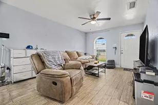 4057 Charter Dr, Garland, TX 75043 - Photo 4