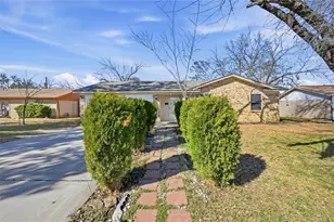 1203 Southmoor Dr, Arlington, TX 76010 - Photo 2