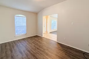 5353 Freestone Dr, Grand Prairie, TX 75052 - Photo 8