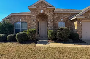 5353 Freestone Dr, Grand Prairie, TX 75052 - Photo 4