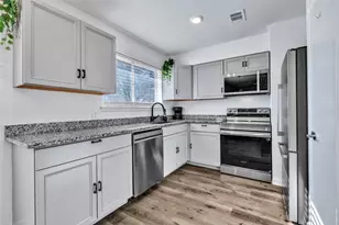 529 Ann Lois Ln, Burleson, TX 76028 - Photo 4