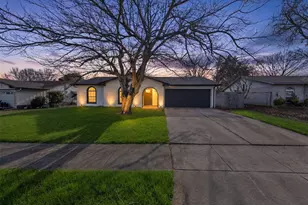 529 Ann Lois Ln, Burleson, TX 76028 - Photo 2