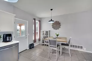 2010 Fawn Dr, Midlothian, TX 76065 - Photo 6