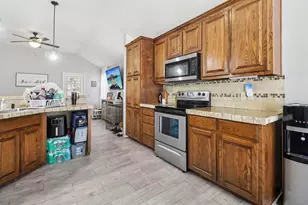 2406 San Gabriel Dr, Granbury, TX 76048 - Photo 8