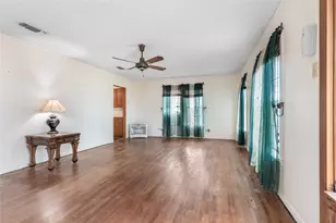 1912 E Texas St, Denison, TX 75021 - Photo 4