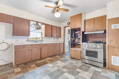 1912 E Texas Street, Denison, TX 75021 - Photo 8