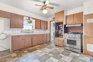 1912 E Texas St, Denison, TX 75021 - Photo 8