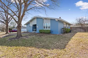 1700 Rambler Dr, Waco, TX 76710 - Photo 2