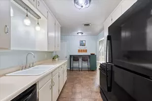 1700 Rambler Dr, Waco, TX 76710 - Photo 12