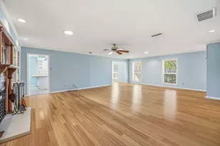 6104 N Waverly Ct, Granbury, TX 76049 - Photo 4