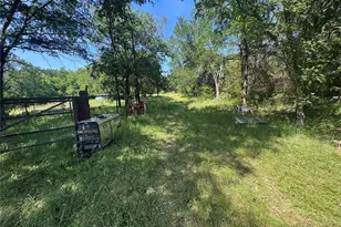 329 S Skyline Ct, Cresson, TX 76035 - Photo 8