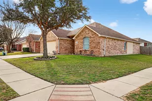 5145 Meandering Creek Ct, Fort Worth, TX 76179 - Photo 2