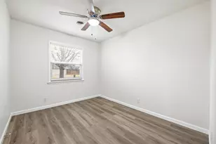 700 W Cedar St, Hurst, TX 76053 - Photo 18