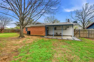 700 W Cedar St, Hurst, TX 76053 - Photo 20